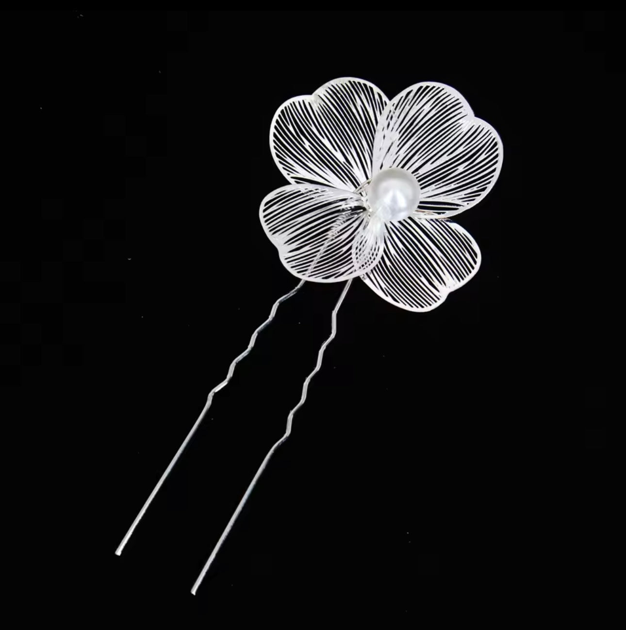 Single Clover Pearl Hair Pin