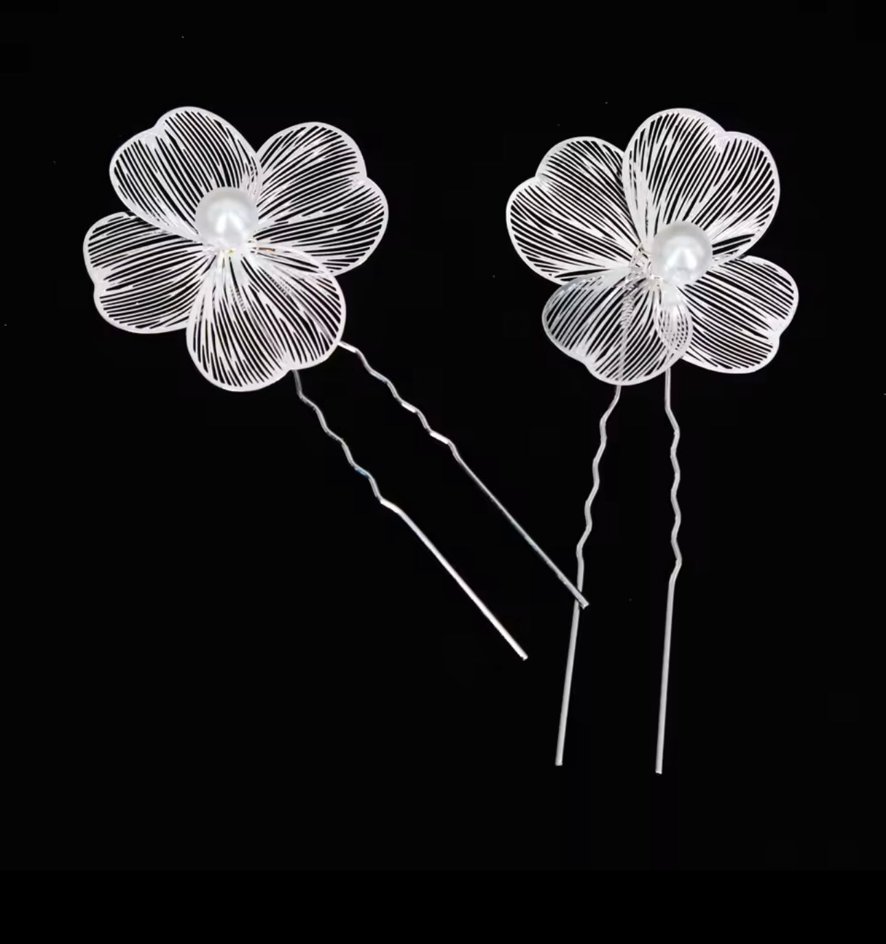 Single Clover Pearl Hair Pin